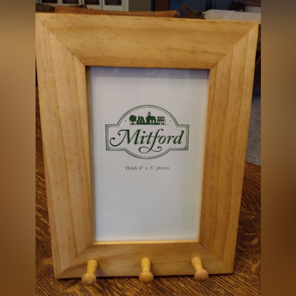 Mitford 4" x 6" Blonde Wood Table Top or Wall Frame - Picture 1 of 5